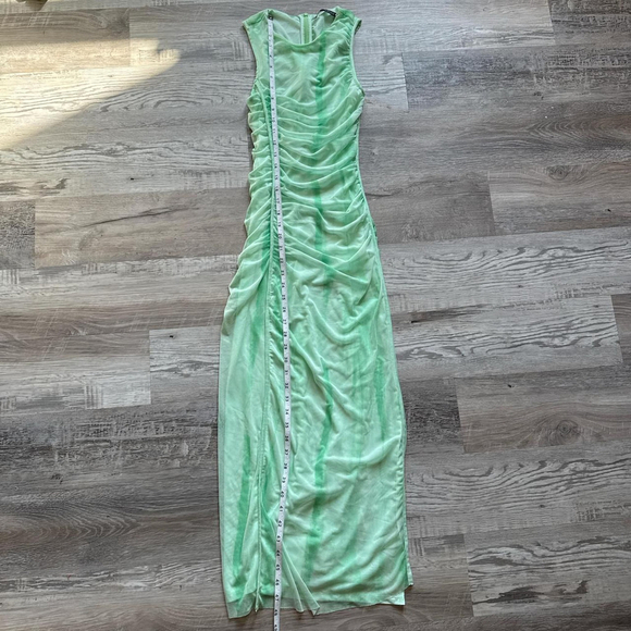 dresses - Picture 2 of 6